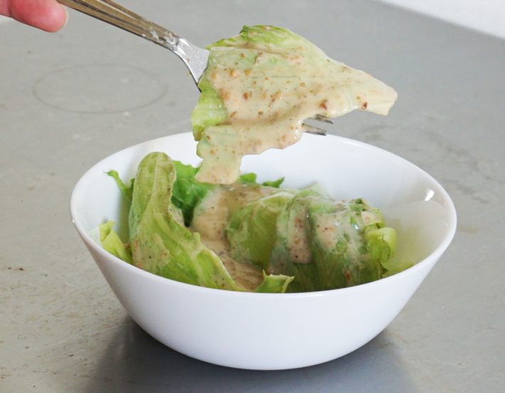 いりごま・すりごま両方が入っていることが見た目からしてわかります