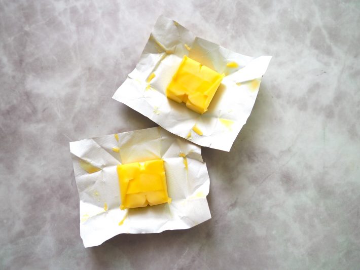 バターを乗せます。