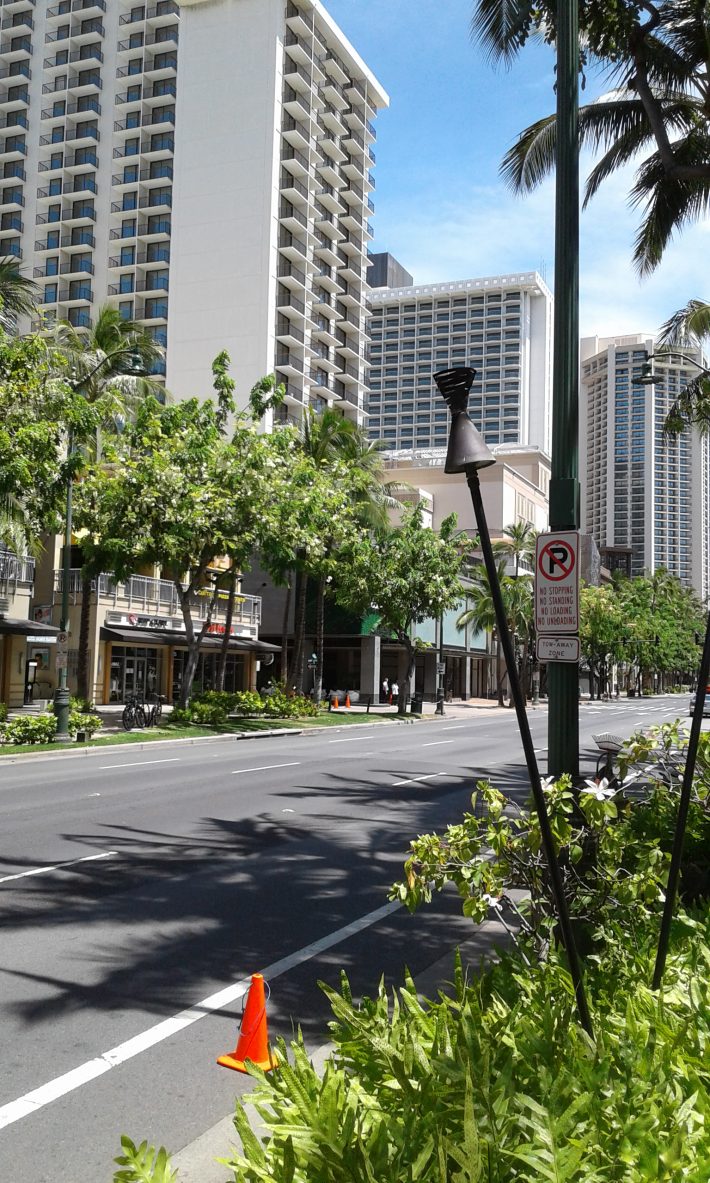 ロックダウン中（2020年9月）の静まり返るワイキキ。