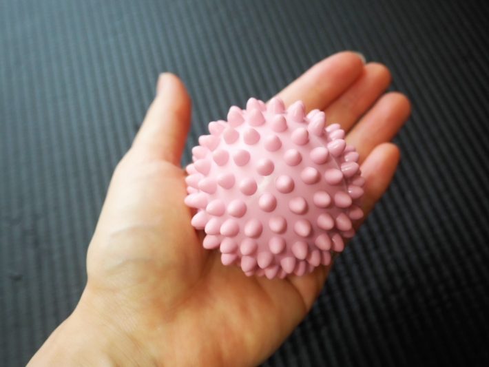 コロンとした手のひらサイズ。