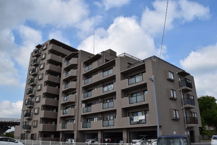 上の階に越してきた若夫婦にため息