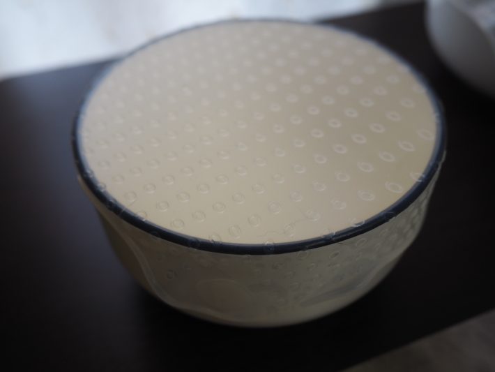 プラスチックの器に再チャレンジ。ピタッとくっつきました。