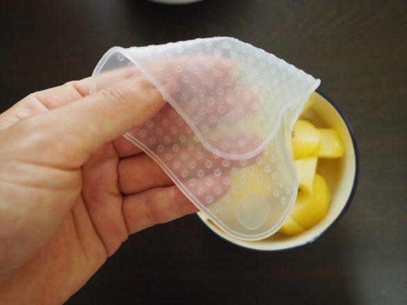 ラップ同士がくっついてもシリコンなら簡単に広げられます。