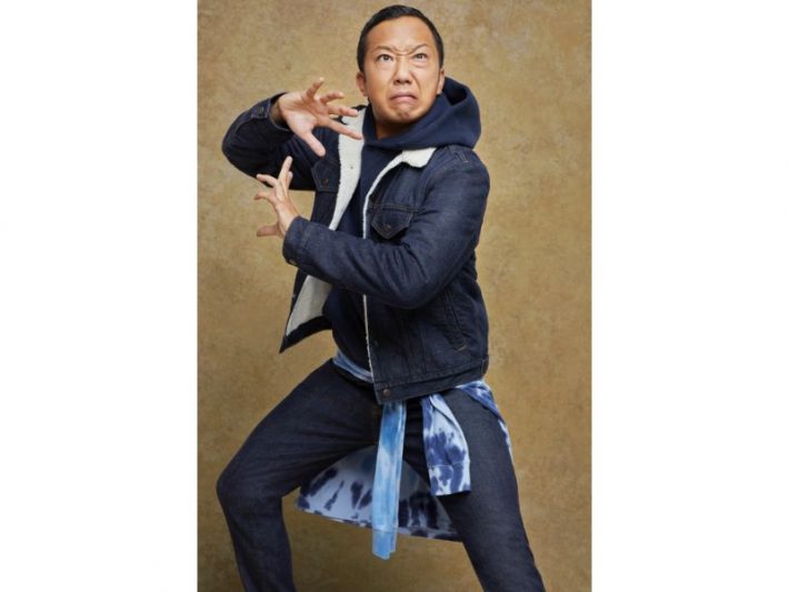 市川猿之助は「カーボナイズド フリース プルオーバーパーカー」のブルーを着用