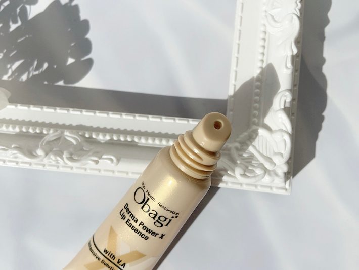 直接唇に塗りやすい斜めカット