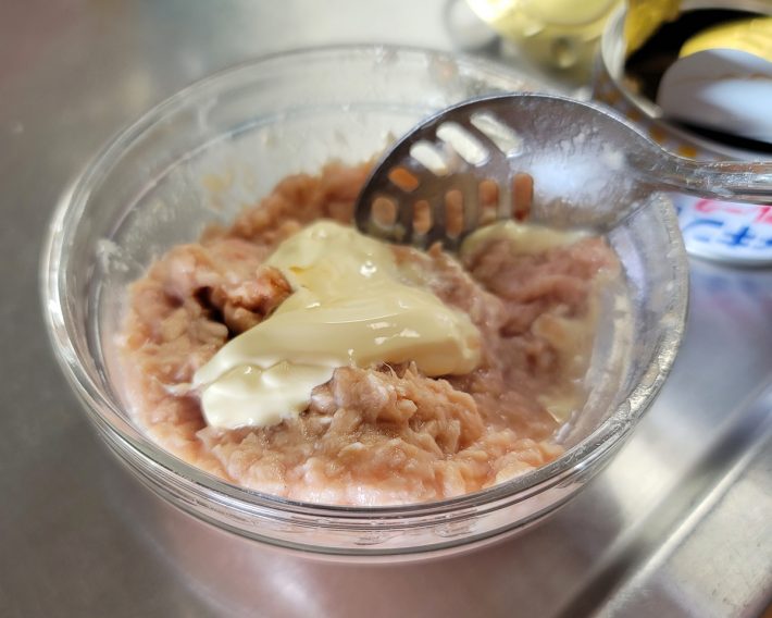 ツナマヨは、和える前に水気をしっかり切ることが重要