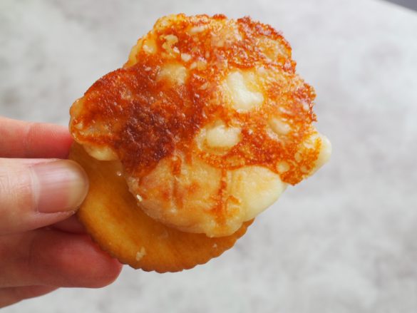クラッカーに乗せも美味しい!