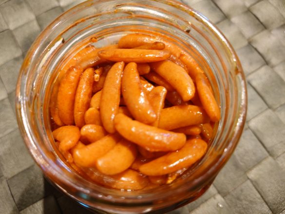 にんにくラー油味は、ガツンとくる匂いと辛さ！