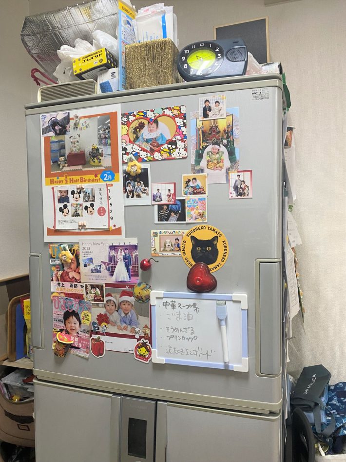 ×冷蔵庫に家族写真