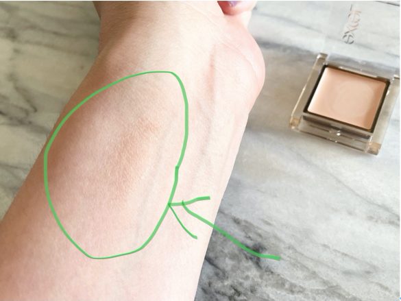 ○で囲った部分にベースを塗りました