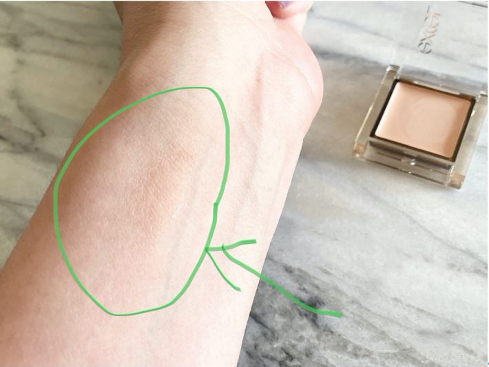 ○で囲った部分にベースを塗りました