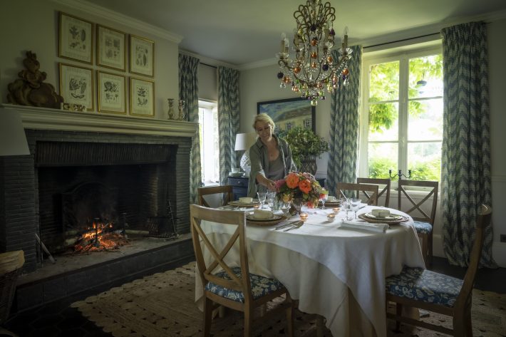 ノルマンディの一軒家で暮らすマダム