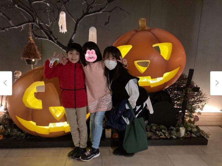 （画像：小林麻耶 オフィシャルブログ10月31日投稿より）