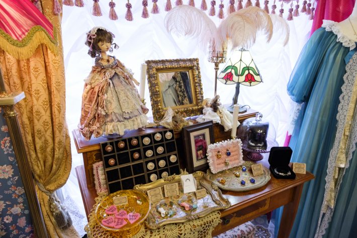 「カワイイカルト高円寺店」店内の様子1