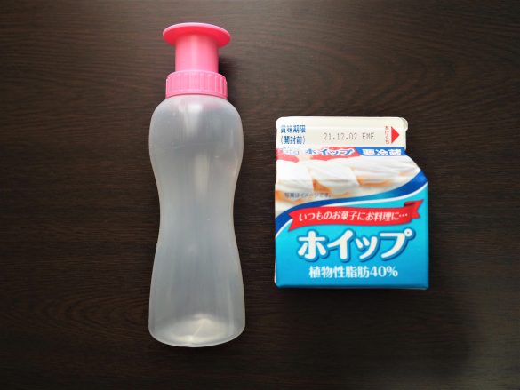 泡立て器もボウルも、絞り袋も不要