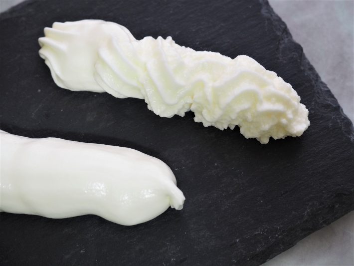 上が4分、下が3分シェイクしたもの