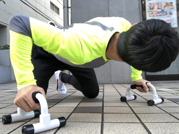 応用編、背骨ツイストストレッチ