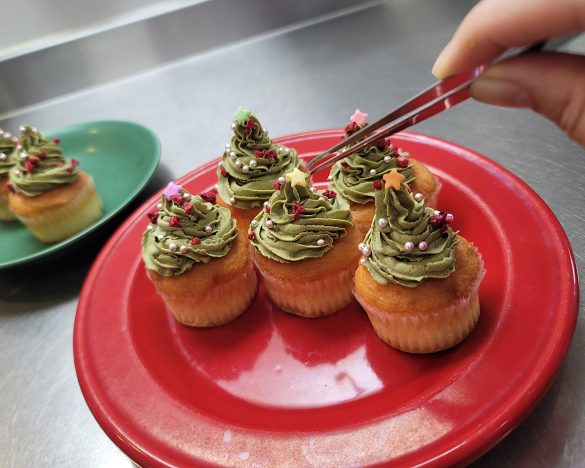 まるでクリスマスツリー。ミニサイズなのもかわいい