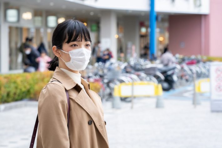 マスク　コロナ禍　女性
