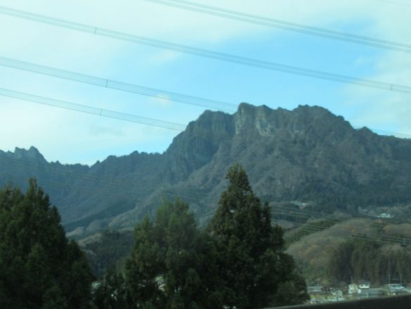 車窓から見えた妙義山