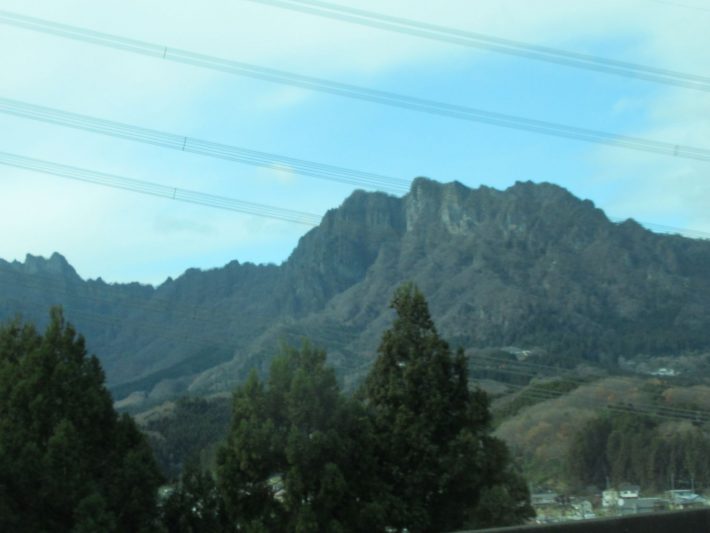 車窓から見えた妙義山