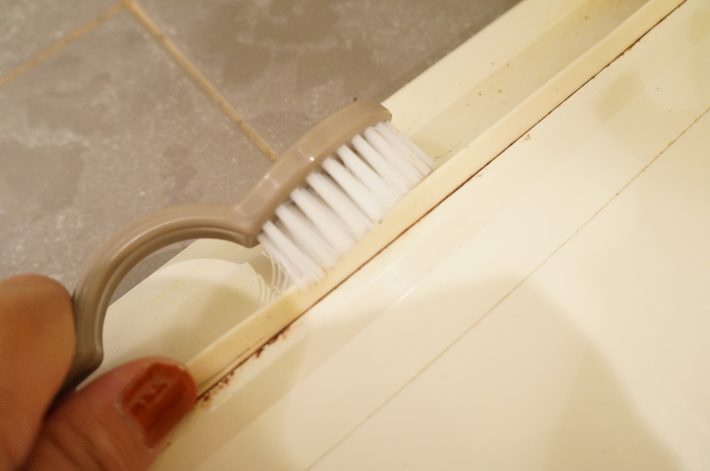溝・隙間ブラシは浴室掃除で重宝しそう