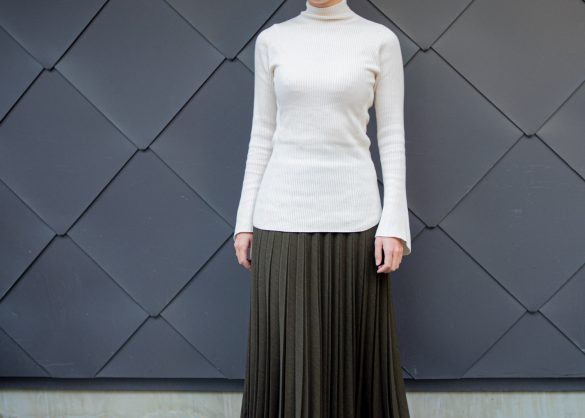 裾を出して着てみた