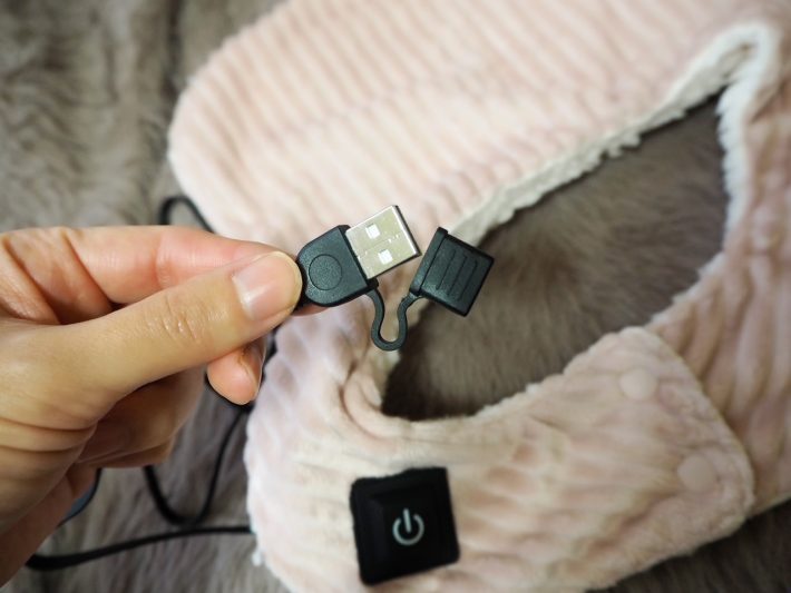 USBを指した状態で使います。