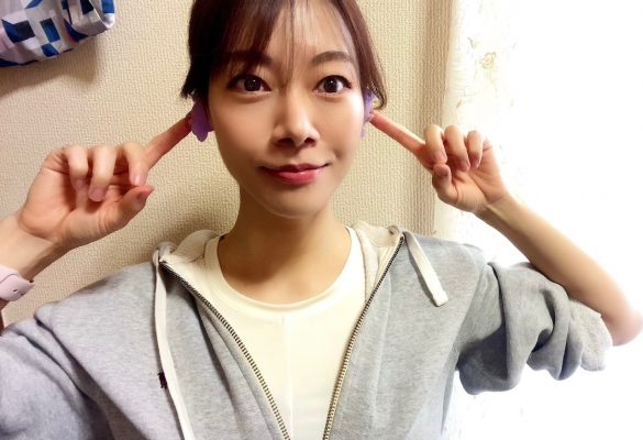 つけたまま口や顔の筋肉を動かすとより効果的。