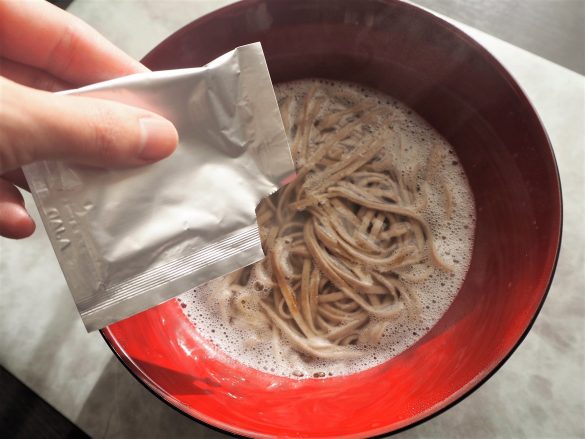 つゆを入れて混ぜたら完成!