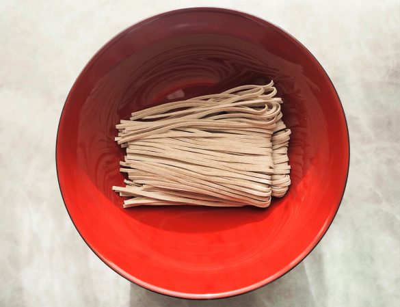 大きめのどんぶりに入れる