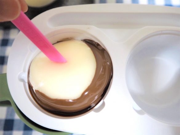 チョコレートにドボンッ!