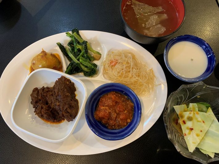 ミャンマー料理店「Spring Revolution Restaurant（スプリング レボリューション レストラン）」