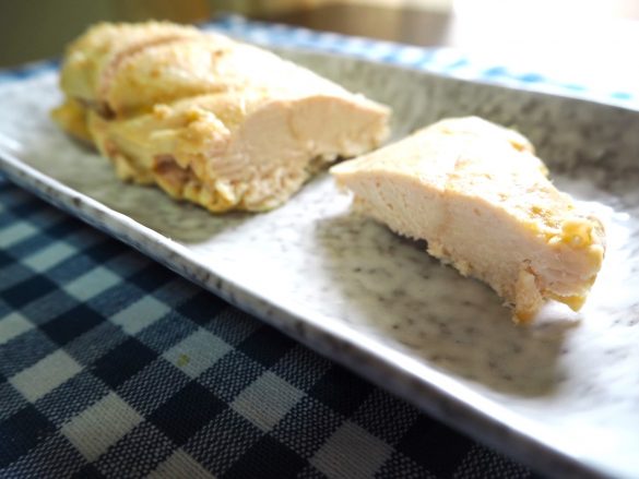 蒸し上がった鶏肉