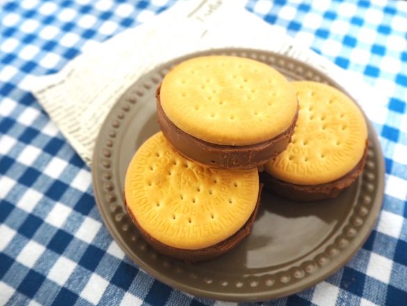 「オイコス」で作る生チョコクッキーサンド!