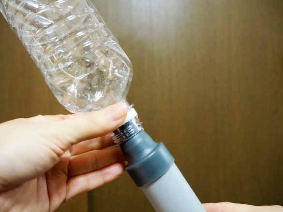 ググッと奥まで差し込みます。