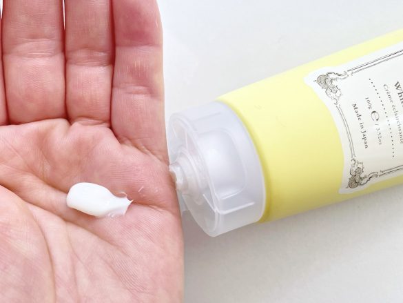 アンティーム ホワイト クリーム 100g 2860円（税込）