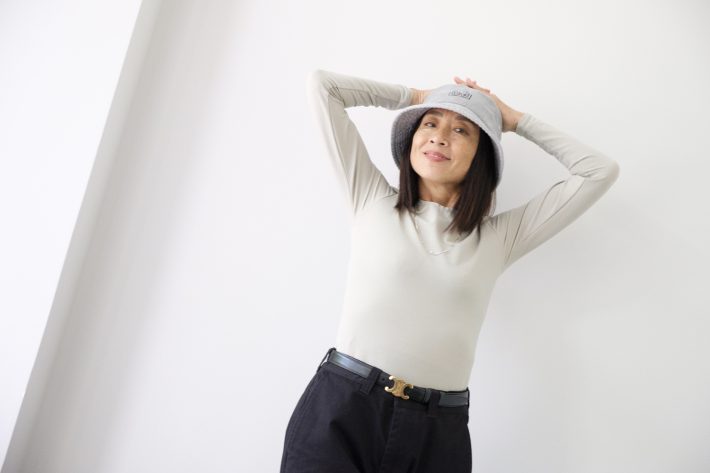 バケットハットの被り方