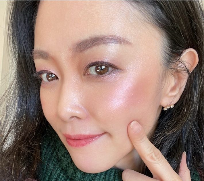 アラフォーのチークは「濃淡」と「ツヤ」と「位置」が大事