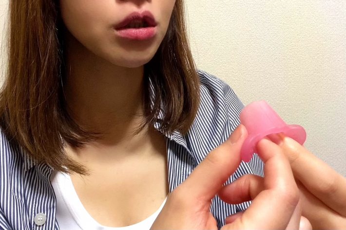 唇が自然と“アヒル口”になってる