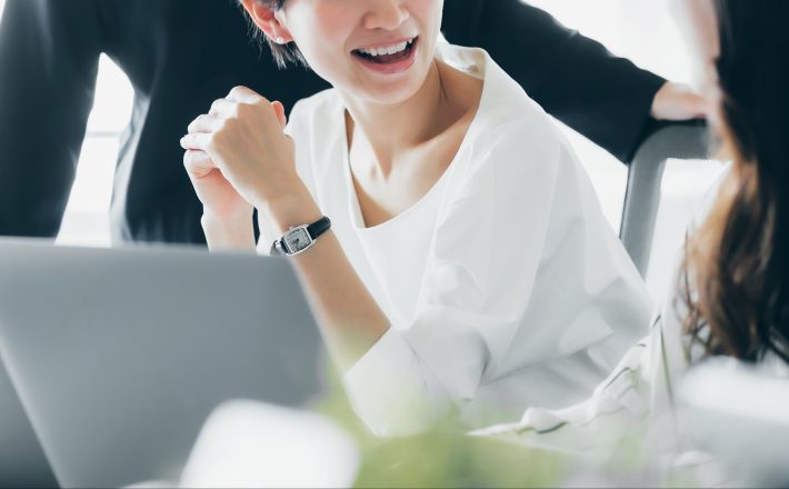 商社勤務で海外を飛び回るキャリアウーマン