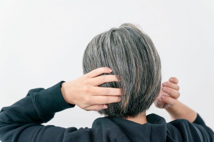 白髪・女性・グレイヘア