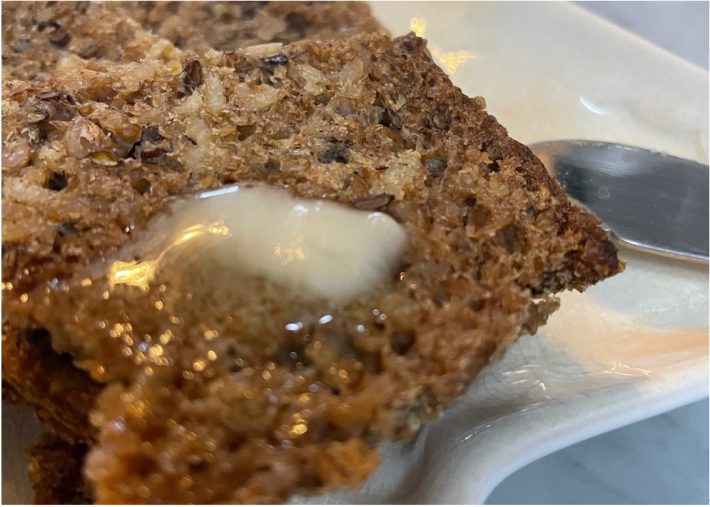 少し時間を置くとバターがとろけます