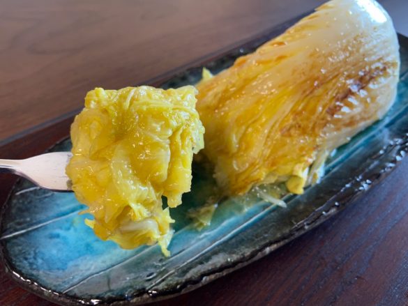 フタをして蒸し焼きした白菜。煮た味になります（笑）