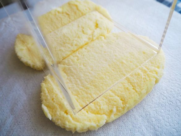 「北海道チーズ蒸しケーキ」の型を取ります