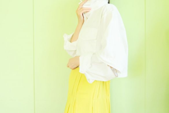 クロップトシャツ