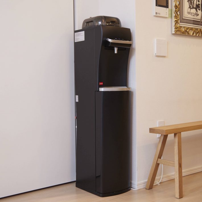 アケミン宅のハミングウォーター。色はブラックです（ホワイトもある）