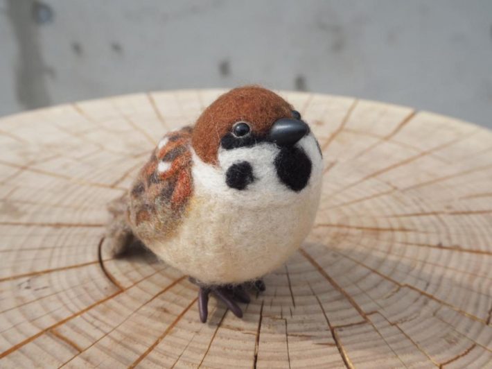 羊毛フェルトのまんまることり