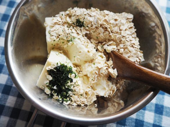 1. すべての材料をボウルに入れて、よく混ぜる