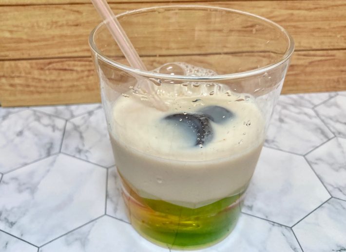 ストロベリーティーラテ